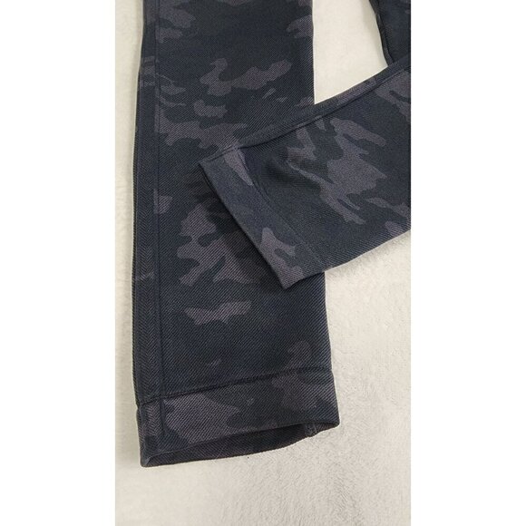 Spanx EcoCare Seamless Leggings Black Camo, Large - Picture 5 of 6